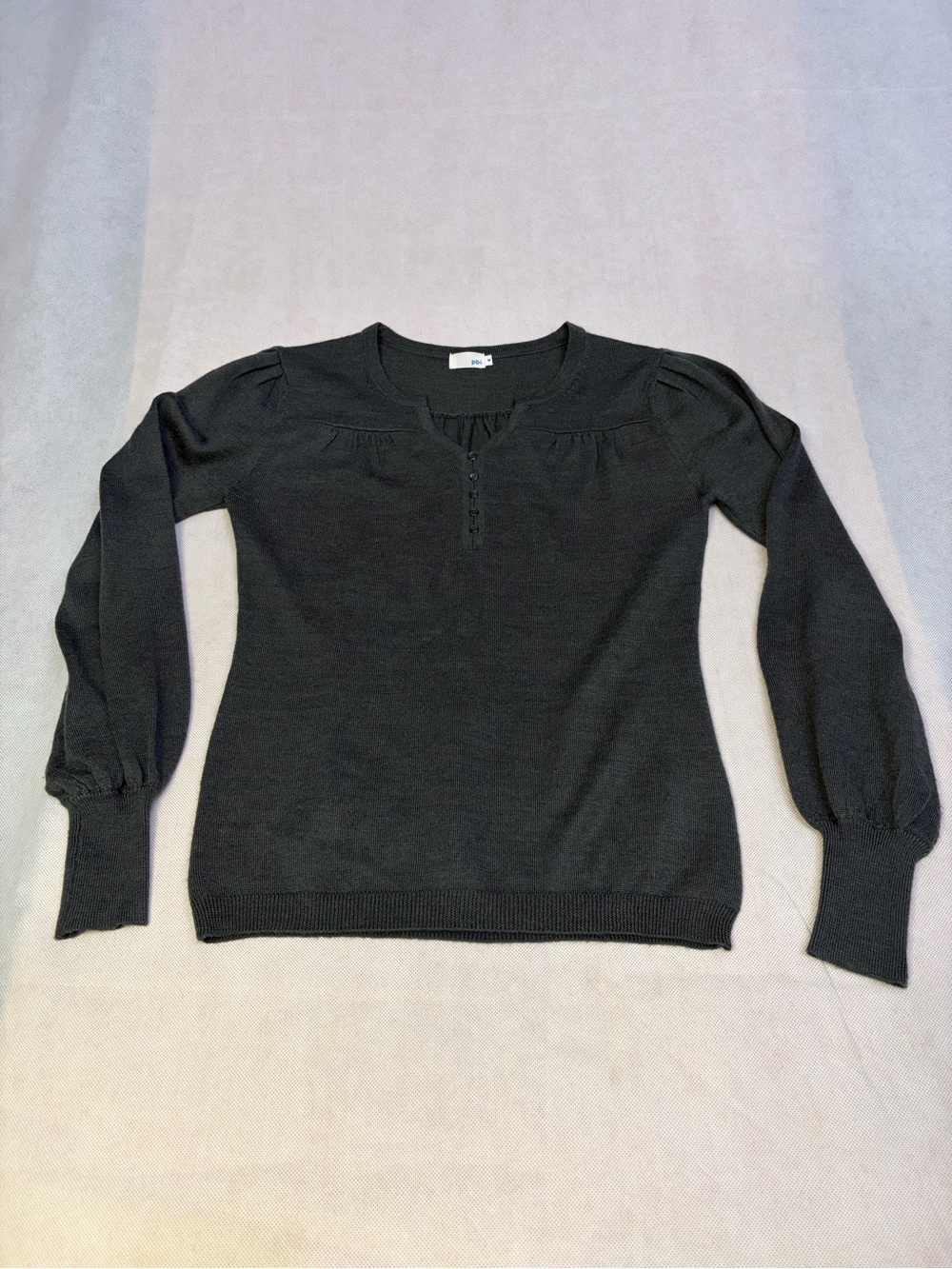 pbi dark gray sweater, sz M